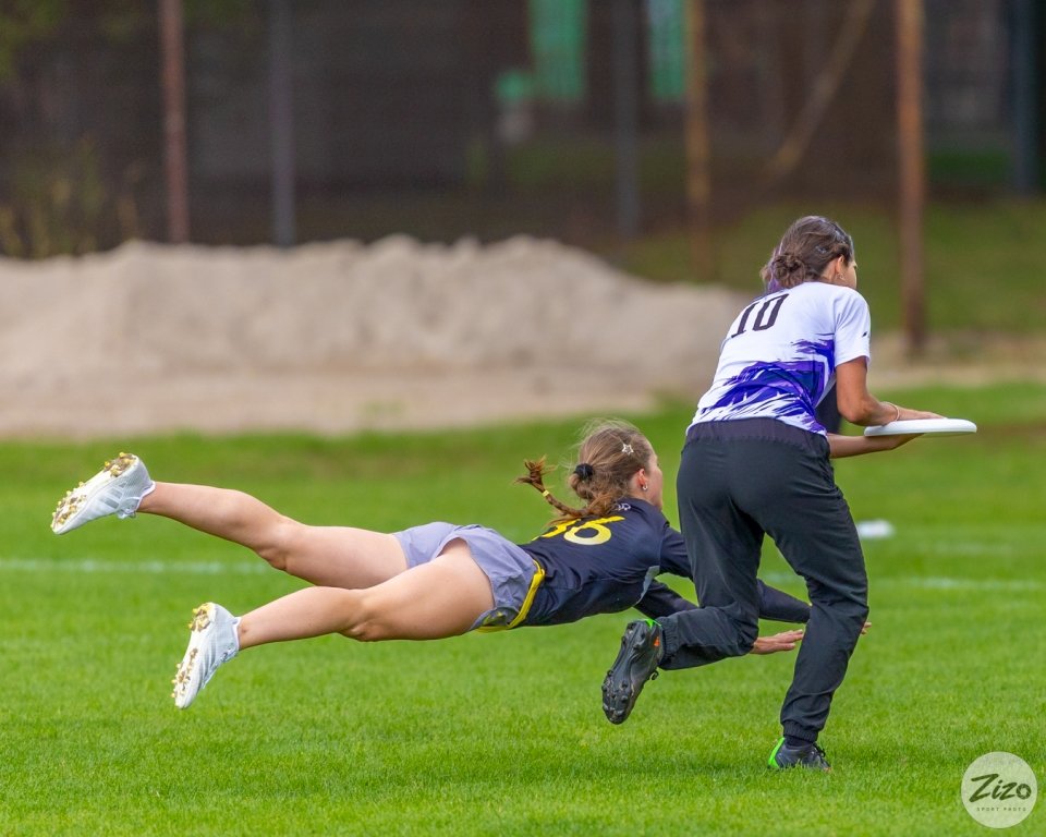 Anna Jasiewicz i Lena Hasse podczas Wroc-Series Liga ultimate frisbee